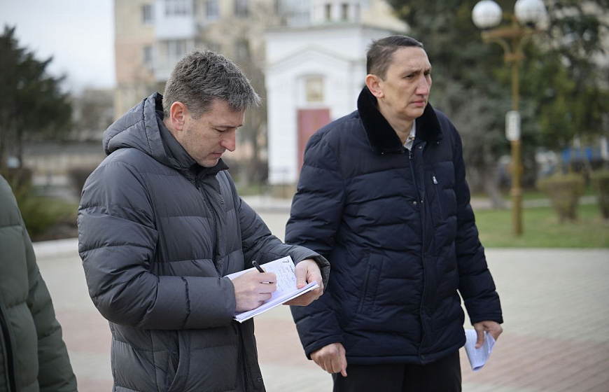 В сквере Маршала Соколова обновят мемориальную плитку